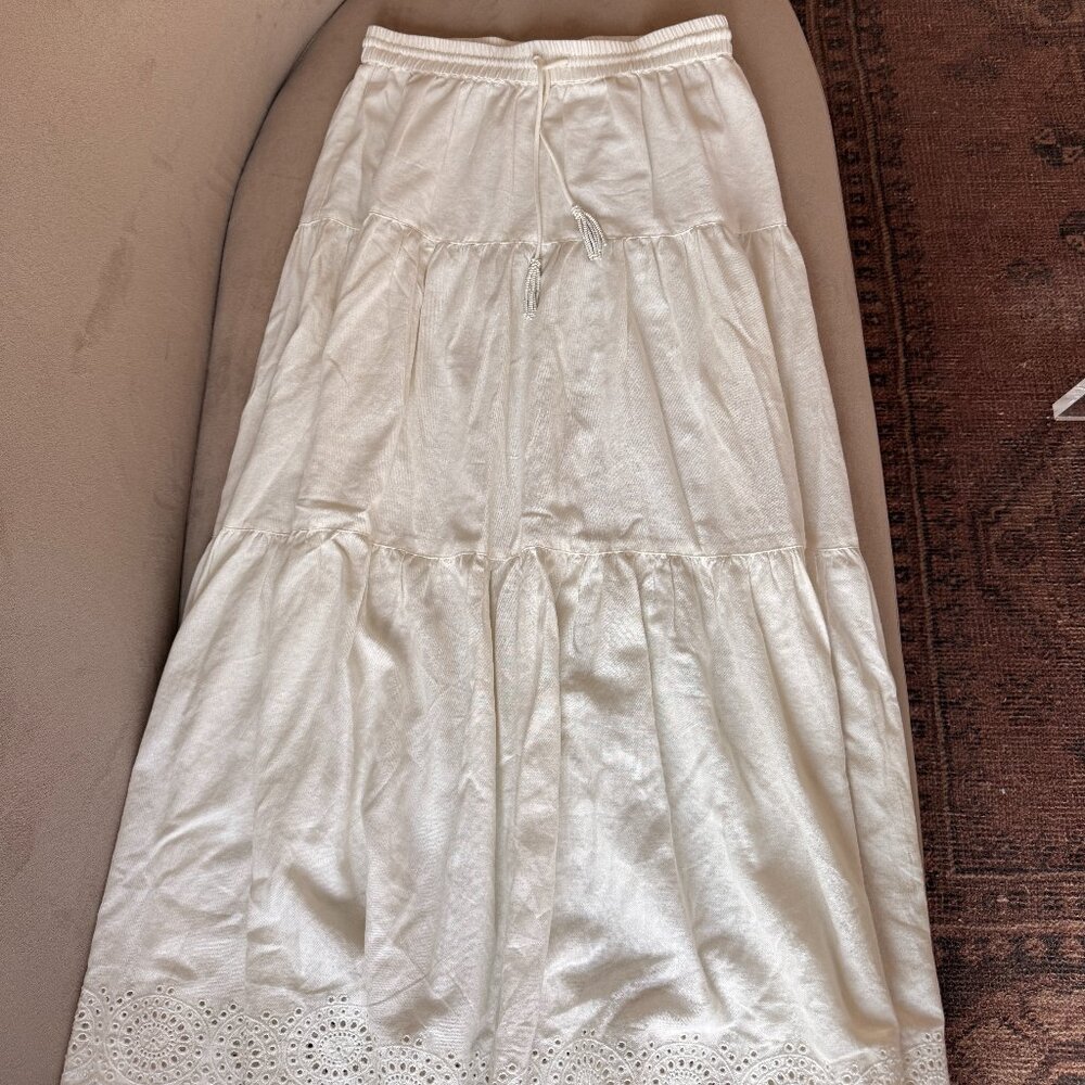 House of Harlow white skirt, size small